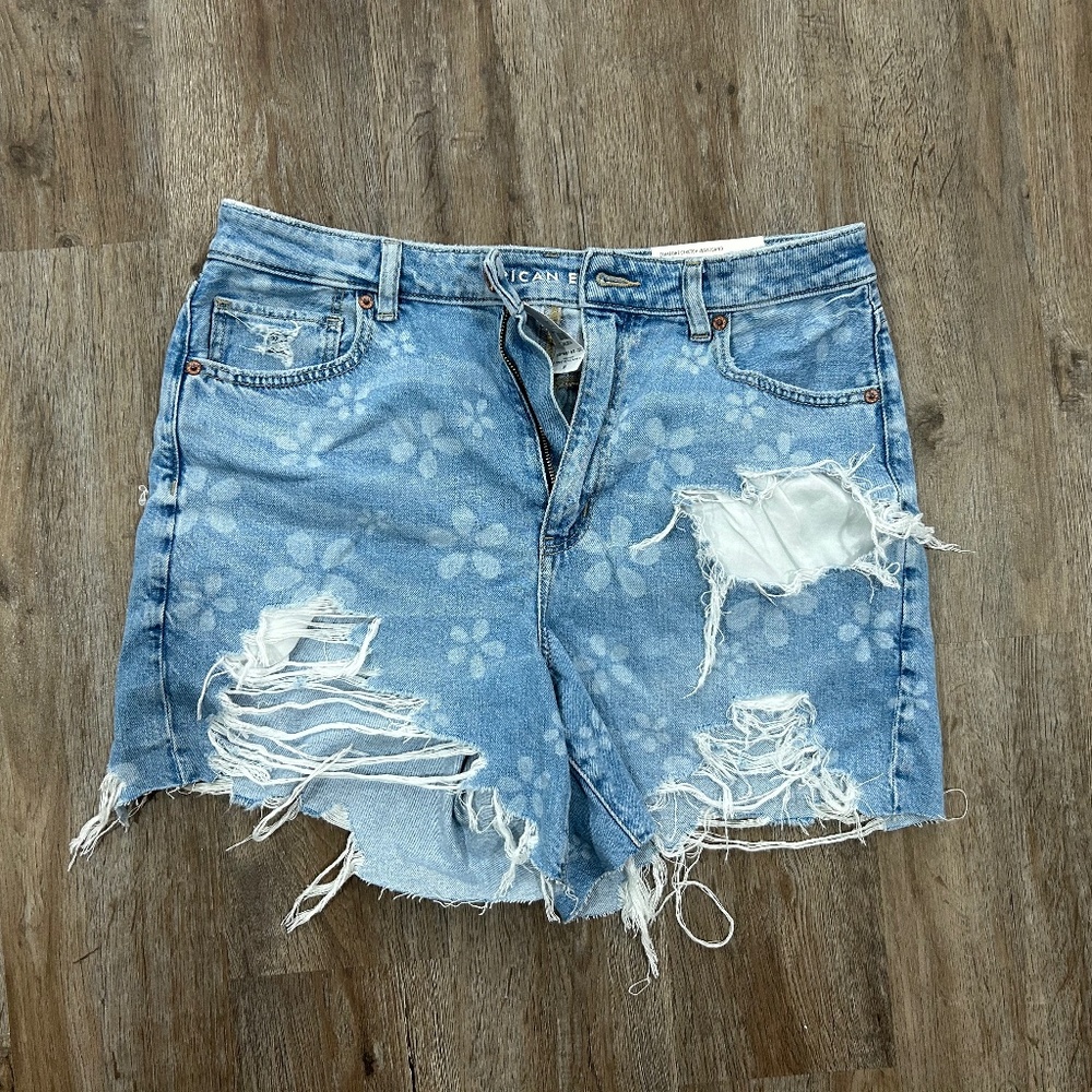 American Eagle baggy shorts